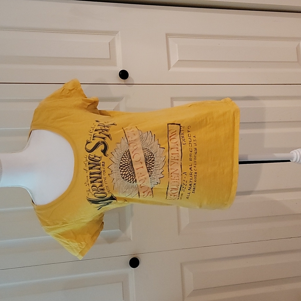 Lucky Brand women's size L corn yellow t-shirt